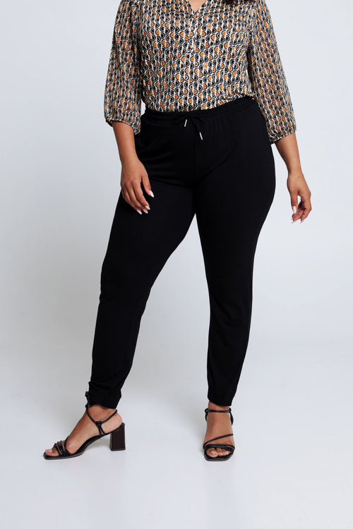 Noir / 46/48-Paprika-1